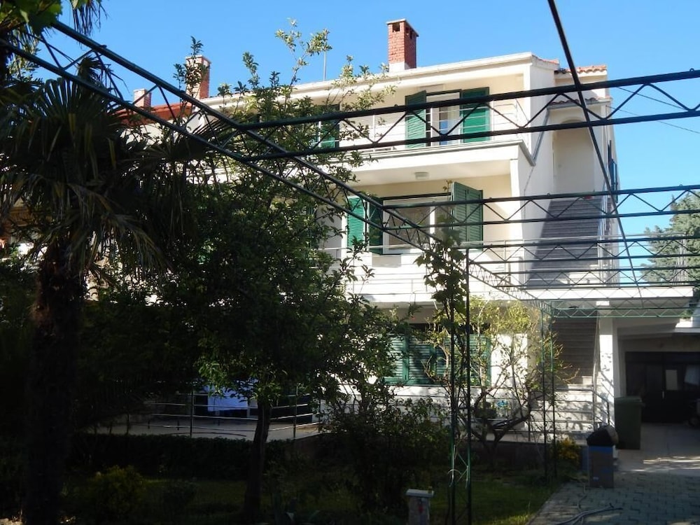 Hotel Lemon Tree Apartments