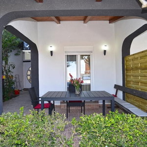 Hotel Welcoming Apartment With Shared Pool cazare Valbandon