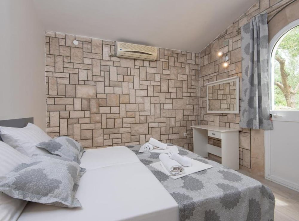 Adriatic Guesthouse Balota With Shared Pool