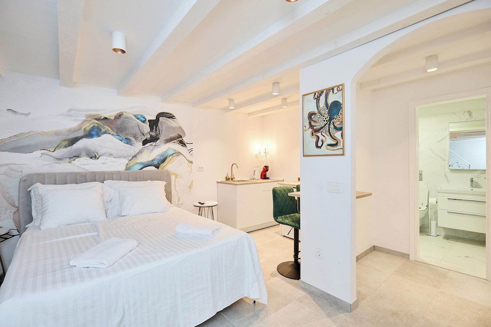 Hotel Karma Suites By Dominium