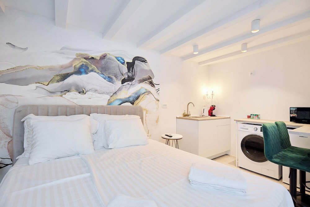 Karma Suites By Dominium
