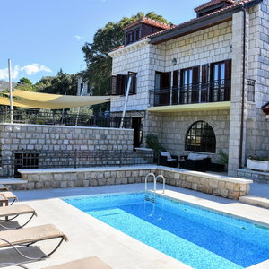 Sejur Villa Franica Dubrovnik, City Beach Villa With Pool And Sea View vacanta Mokosica