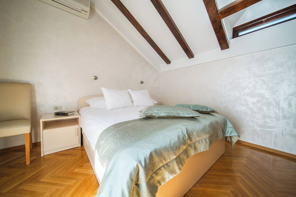 Villa Franica Dubrovnik, City Beach Villa With Pool And Sea View