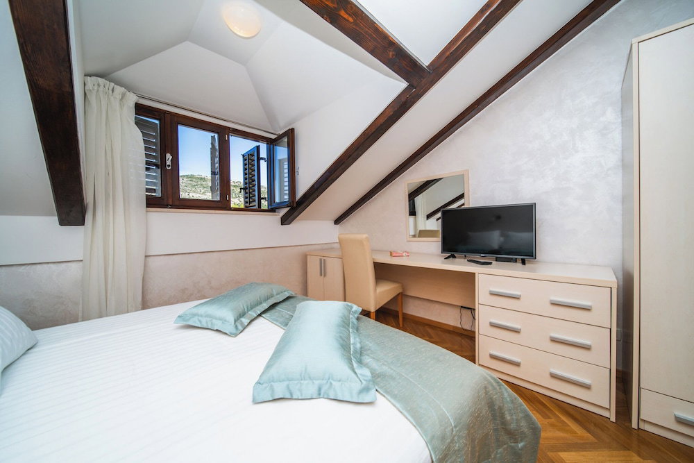 Villa Franica Dubrovnik, City Beach Villa With Pool And Sea View