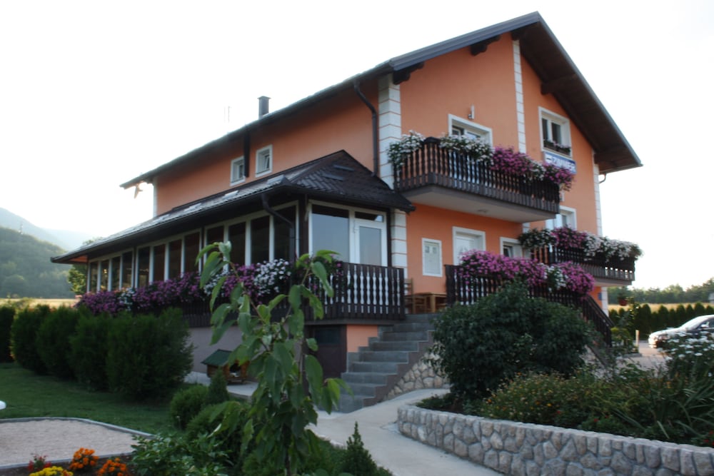 Hotel Pension Perisic