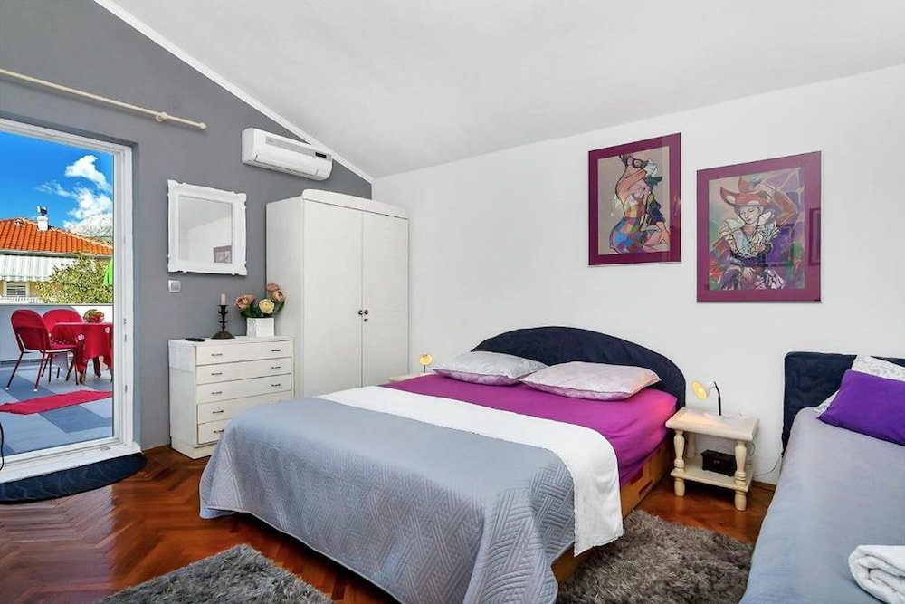 Hotel Apartments Maja