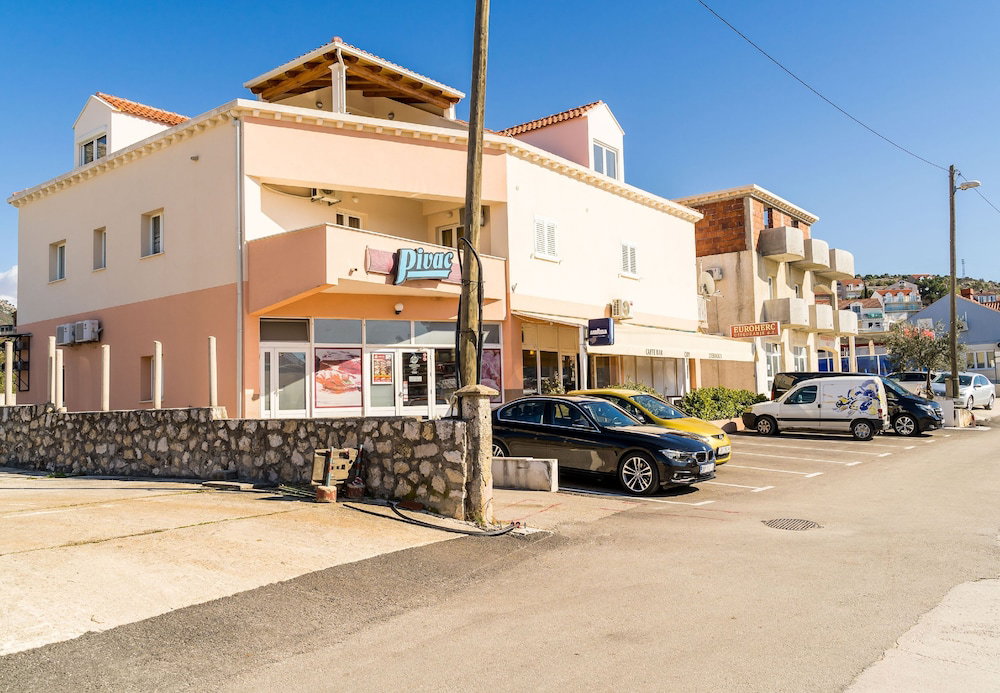 Hotel Apartments Šmanjak