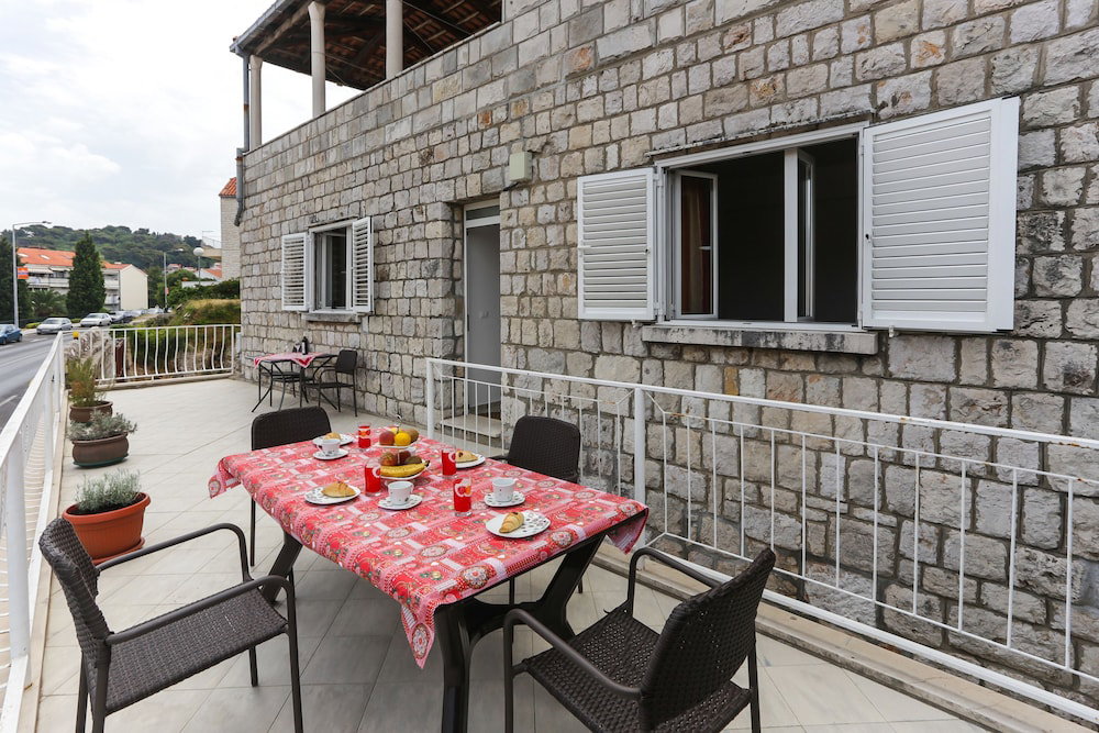 Hotel Apartments Sisic