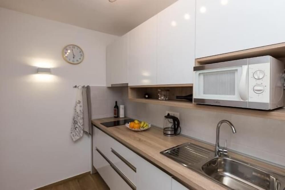 Apartment Hitri