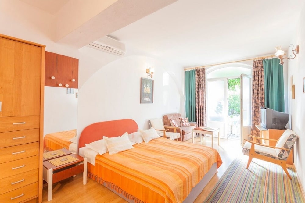 Hotel Apartments Tomislava