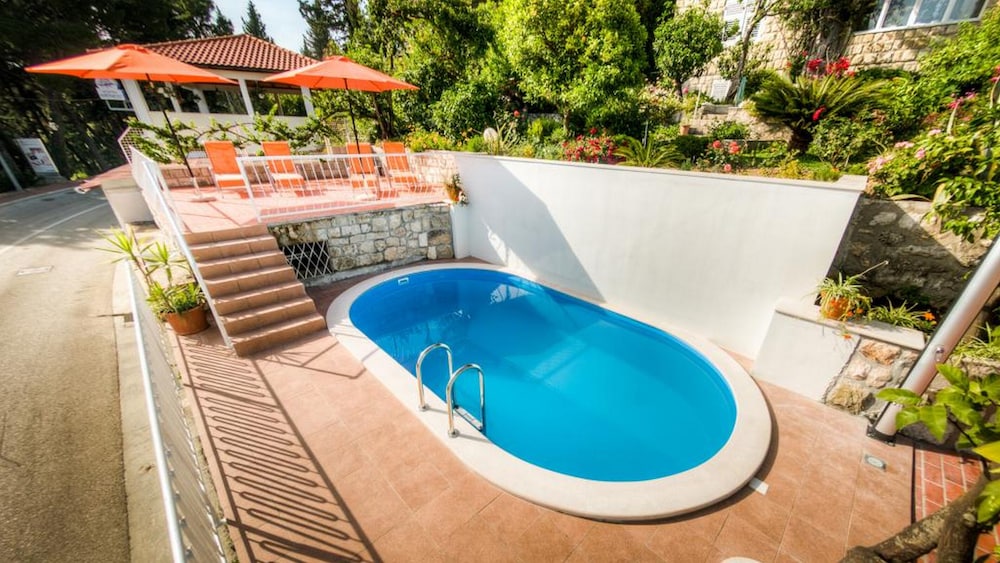 Hotel Guest House Villa Nina