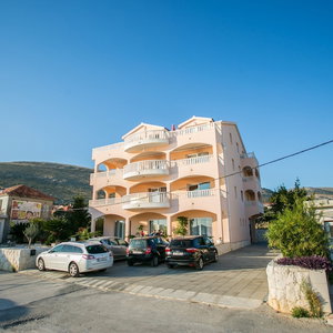 Hotel Kaja - Right Next To The Beach cazare Donji Seget