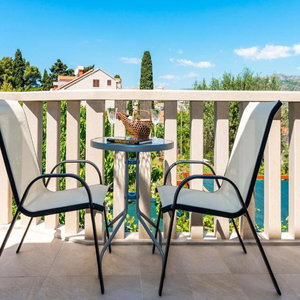 Hotel Apartments & Rooms V&M cazare Mokosica