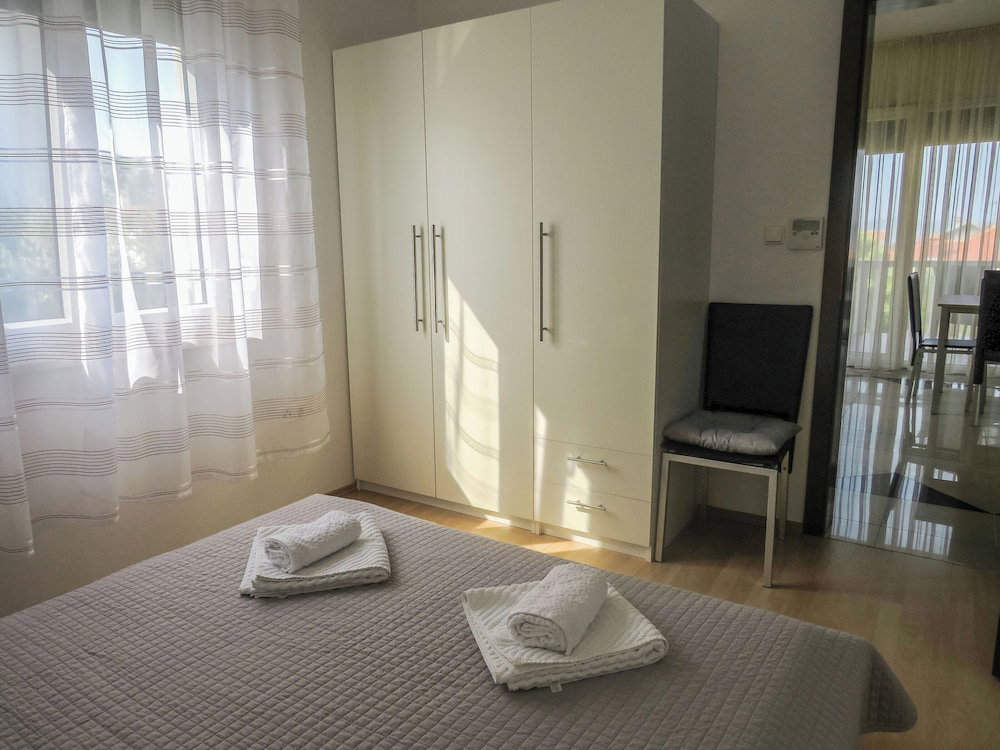 Hotel Apartments Eddie