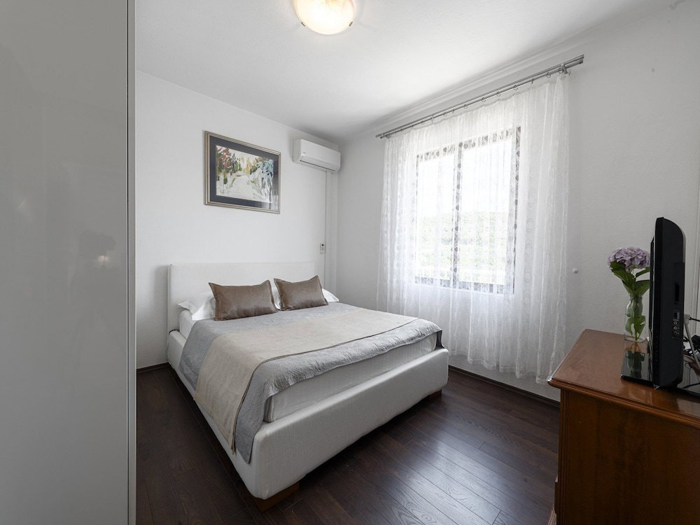 Hotel Guest House Rooms Rose