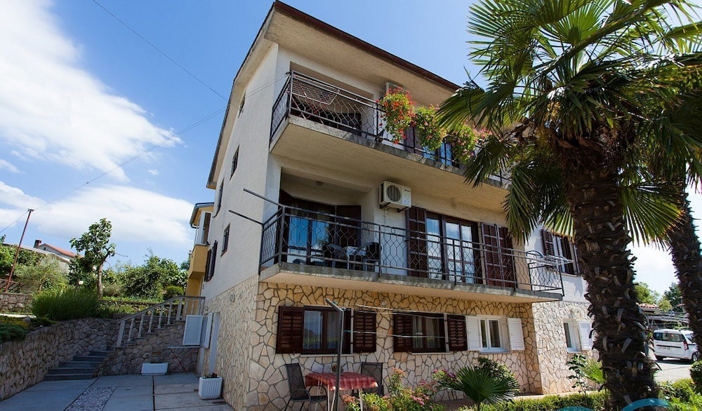 Hotel Cozy Apartment In Malinska Near Sea
