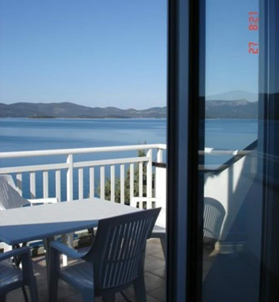 Hotel Apartments Vesna
