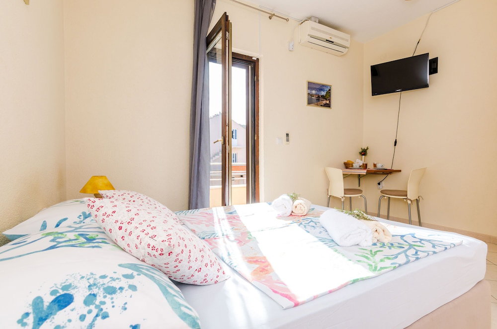 Hotel Guest House Somnium