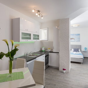 Hotel Apartment South Side cazare Mokosica