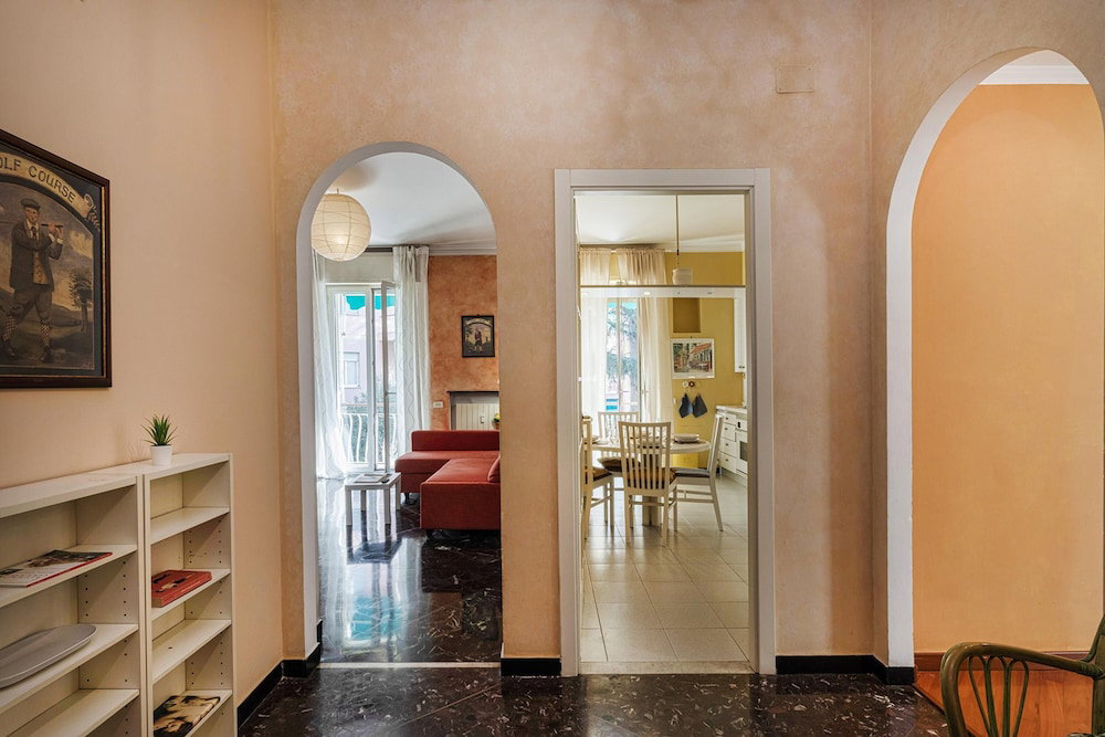Hotel La Maison In Albaro By Wonderful Italy