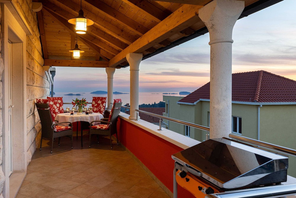 Hotel Apartments Subrenum