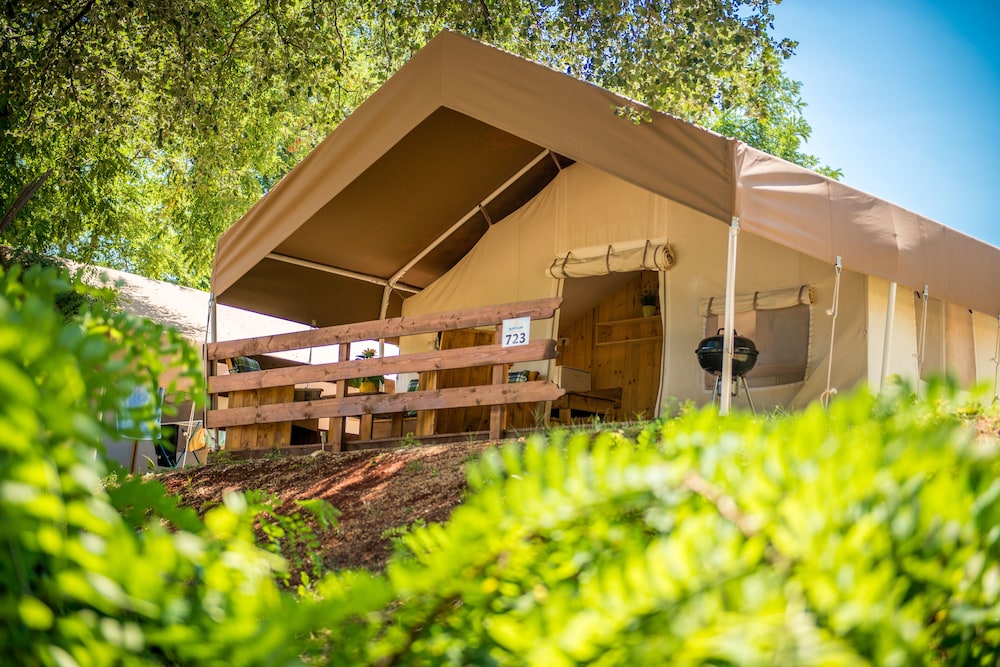 Hotel Sunflower Camping