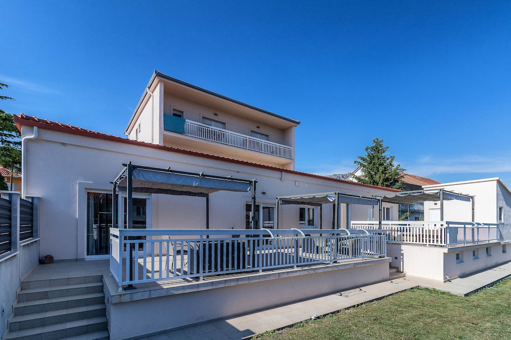 Hotel Stay Split Bay