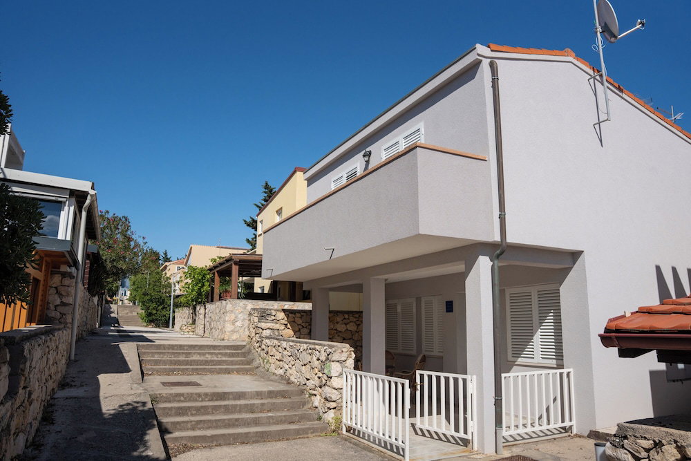 Hotel Apartments Adela Iii