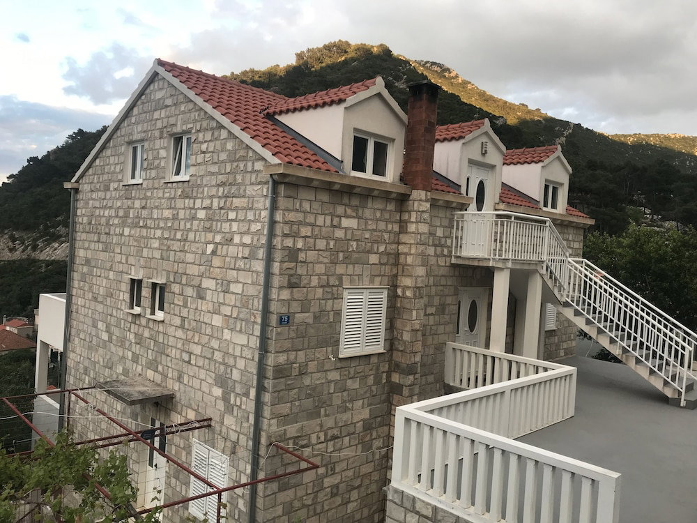 Hotel Comfortable 2 Bedroom Apartment