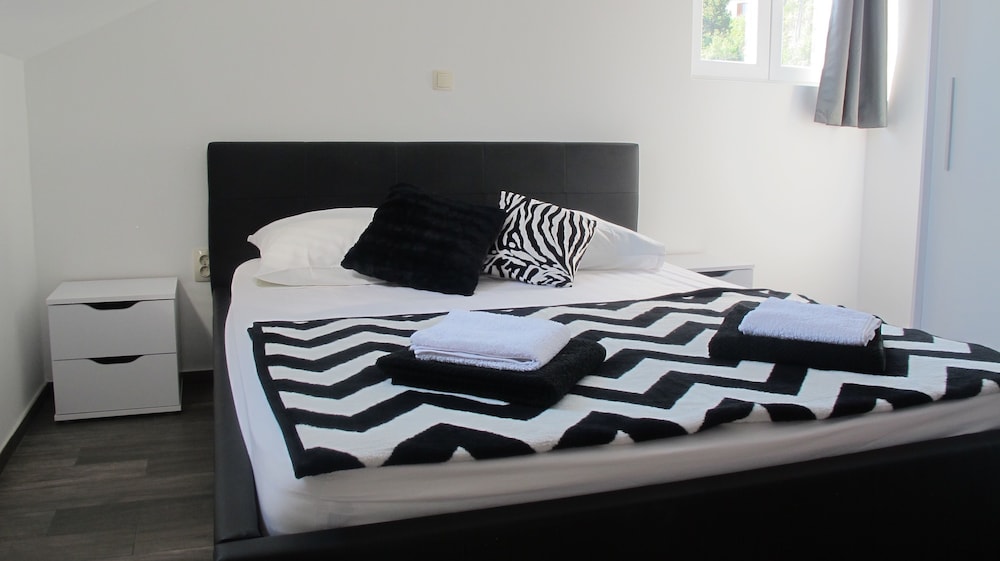 Comfortable 2 Bedroom Apartment