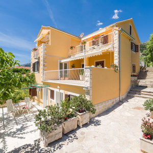 Hotel Apartments Nada cazare Bol