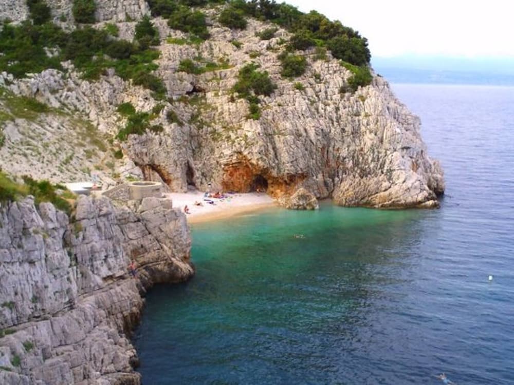 Hotel Apartment With Heated Pool Jacuzzi Sea View