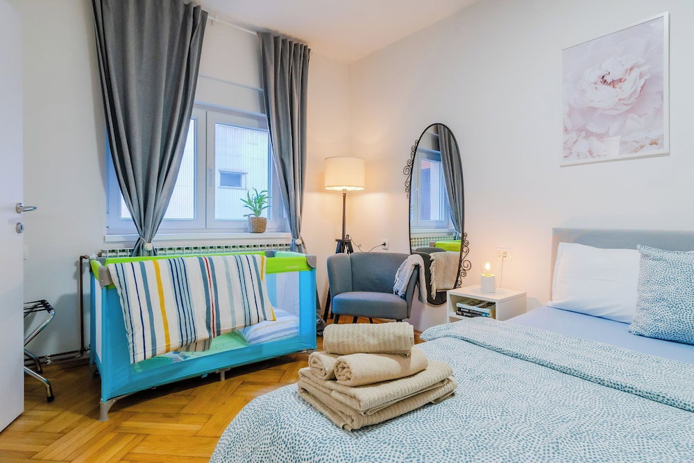 Hotel Peaceful Nest In City Center