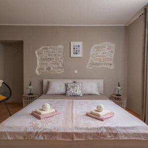 Hotel House Villa Lara cazare Marcana