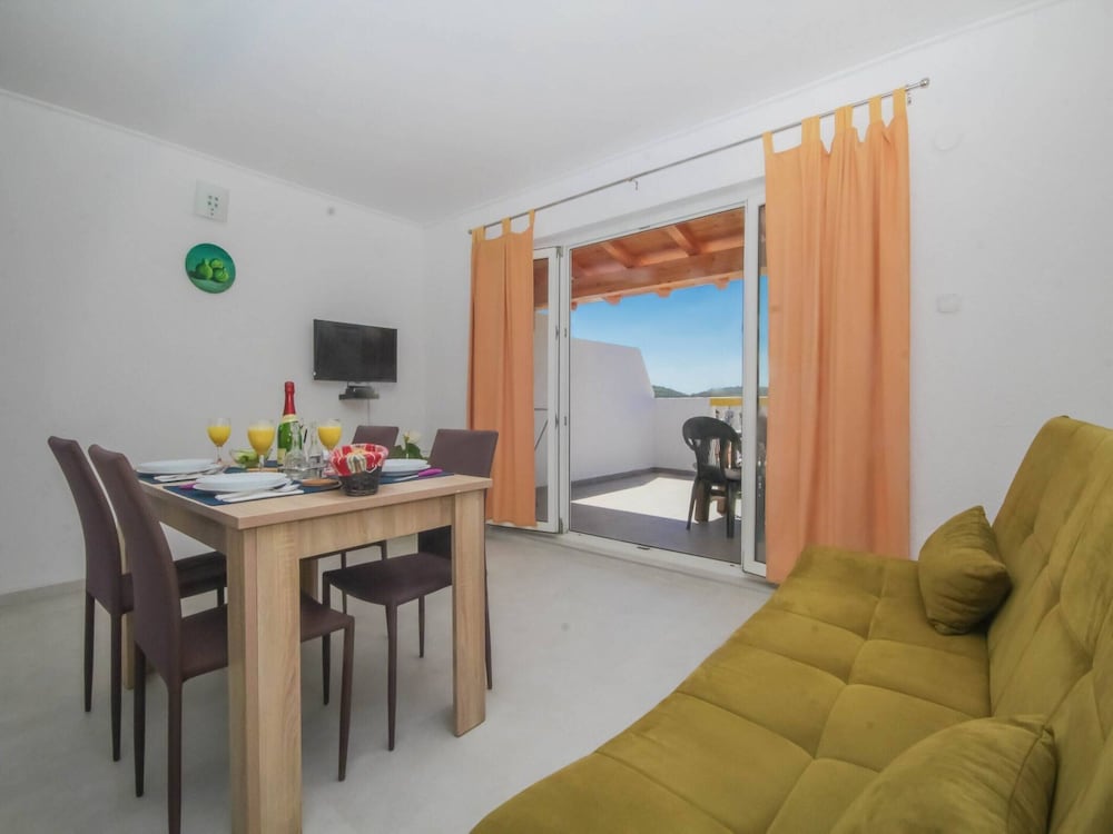 Hotel Two Bedroom Apartment In Dalmatia