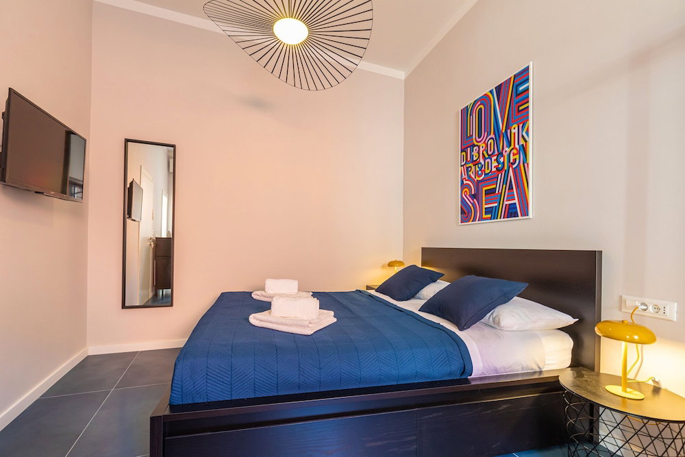 Cap Rooms
