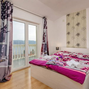 Hotel Seaview House Helena cazare Krsan