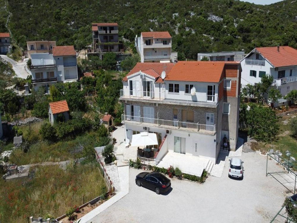 Hotel Apartments Semafor