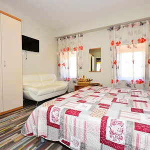 Hotel Holiday Home Belmondo cazare Gruda