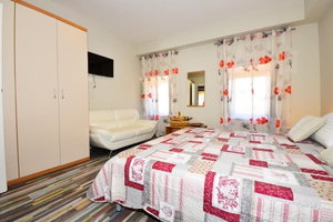 Hotel Holiday Home Belmondo cazare Gruda