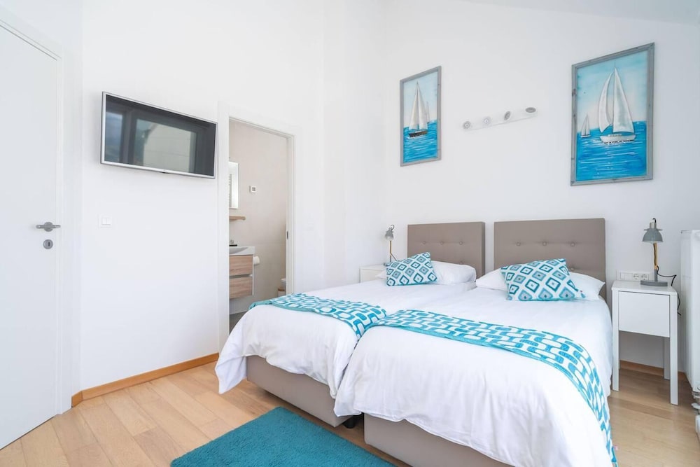 Apartment Marlo In Dubrovnik With Sea View