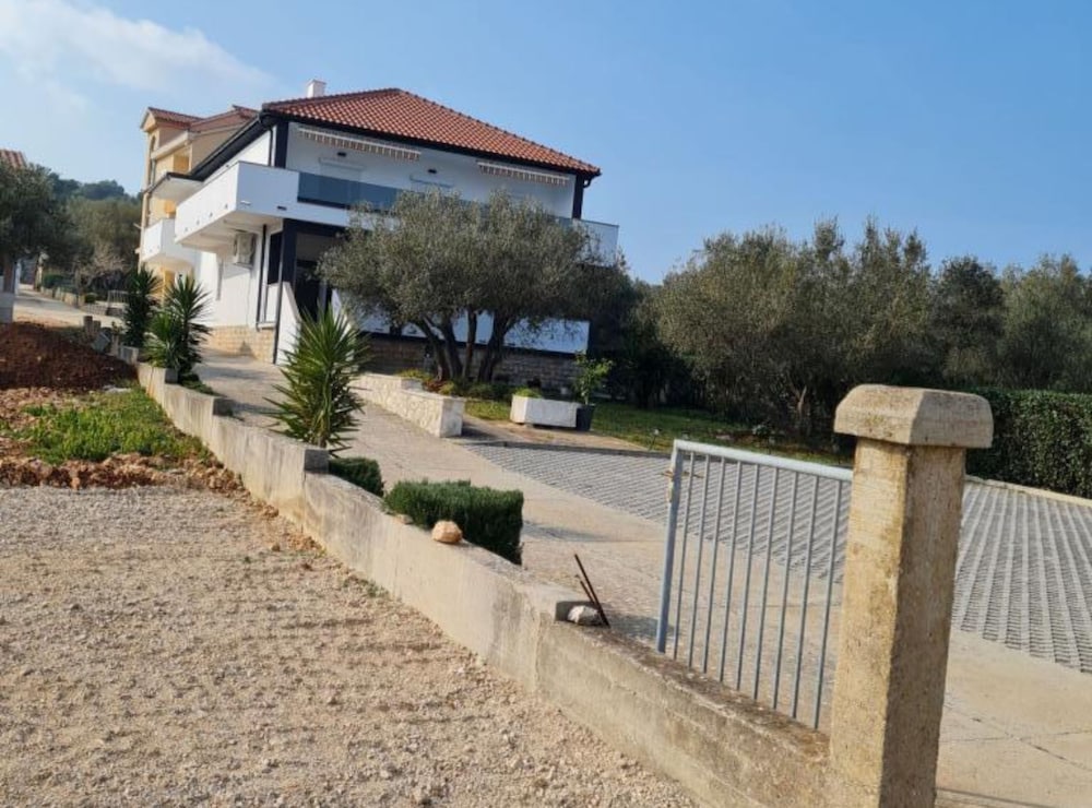 Hotel Apartments Nena