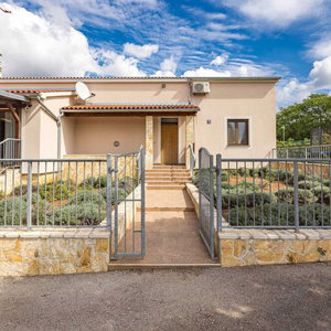 Hotel Villa With Pool In Stancia San Antonio cazare Vodnjan