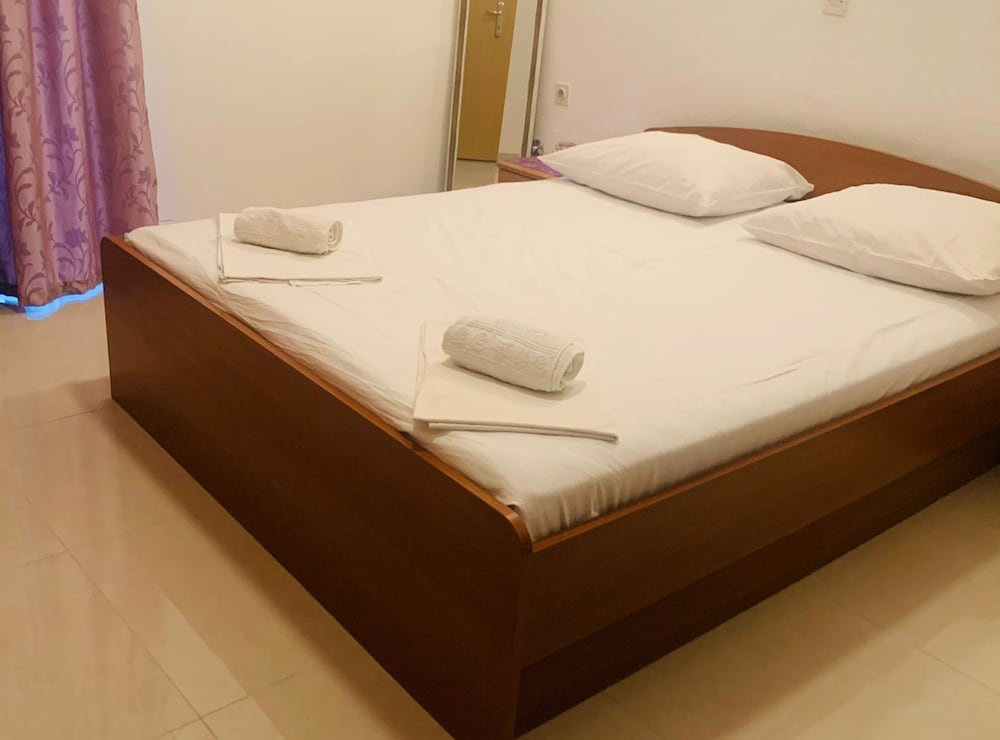 Hotel Apartments Adriana