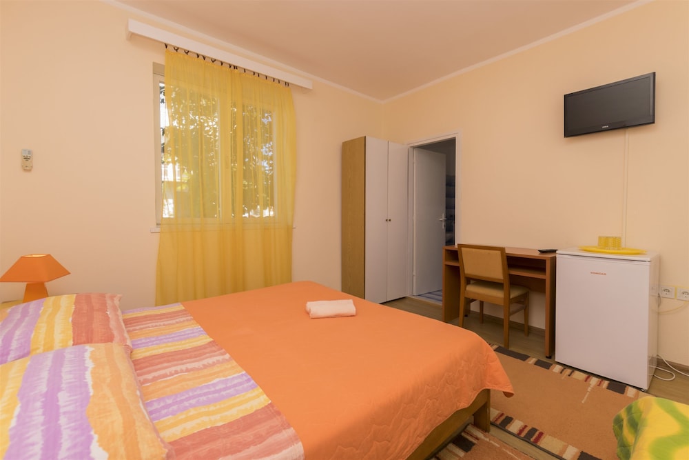 Hotel Apartment And Room Ivica