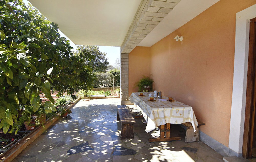 Hotel Quiet Retreat With Terrace