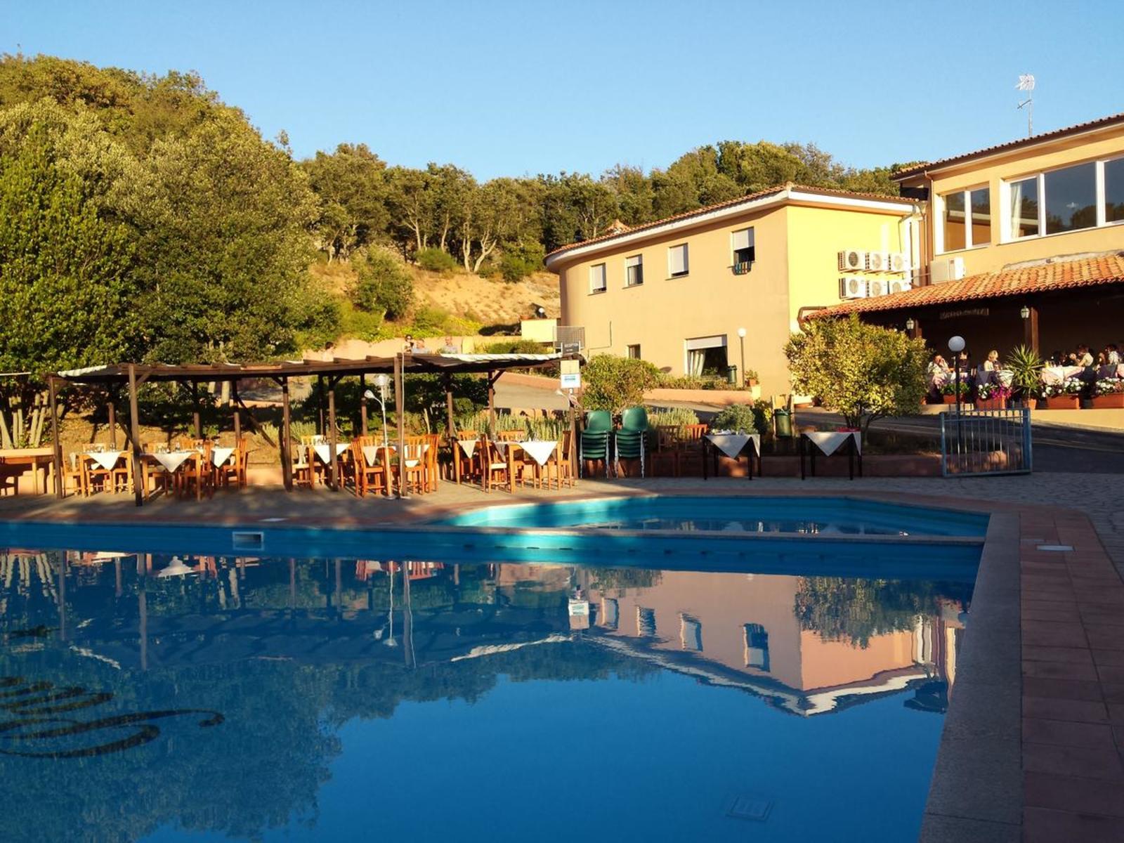 Hotel Pausania Inn