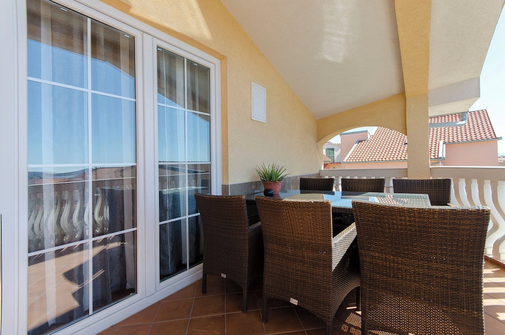 Hotel Apartments Ani