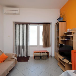 Hotel Apartments Mirjana cazare Lopar