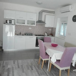 Hotel Apartment Tona cazare Tisno
